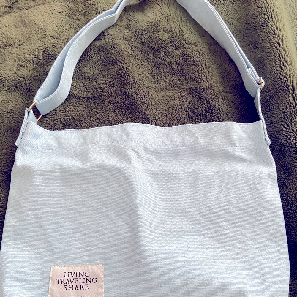 Blue tote